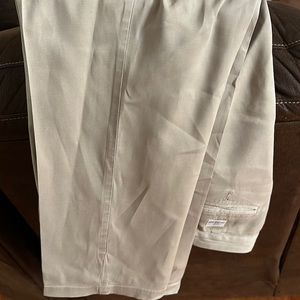 Vineyard Vines Khakis 32-30